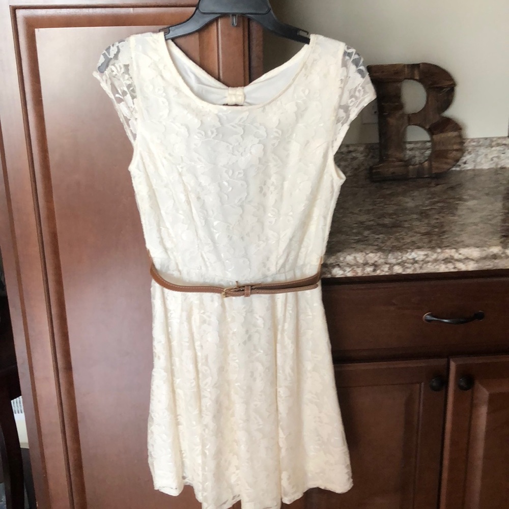 BCX pretty belted lace dress